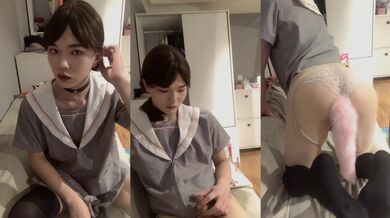 国产CD系列高颜值的伪娘潼潼清纯学生装制服诱惑 奶头夹夹子菊花塞个狐狸尾巴高速打飞机